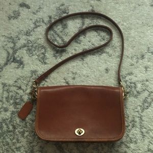 VINTAGE Coach Dinky Bag Crossbody